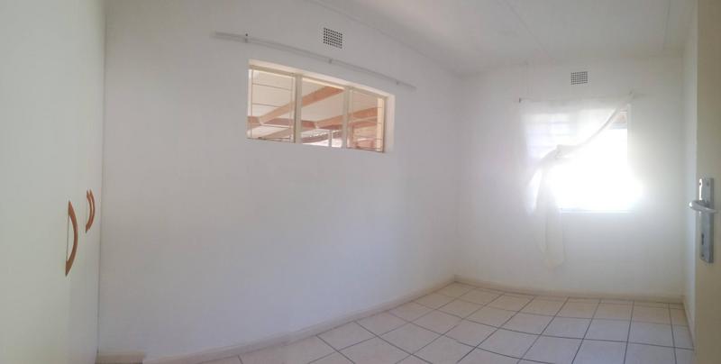 To Let 3 Bedroom Property for Rent in Dobson Western Cape